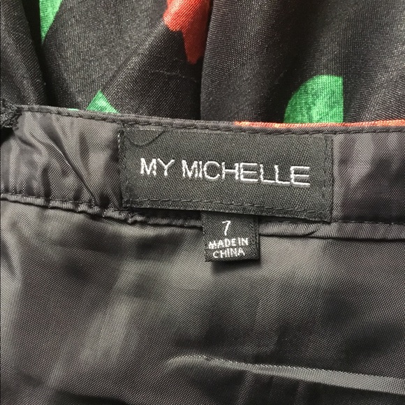 Dress - Picture 2 of 3